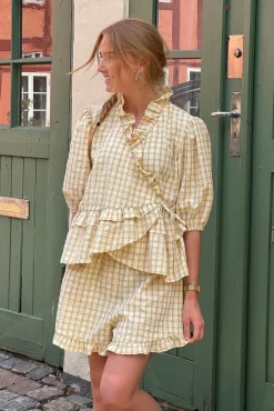 Aulina Shorts AV6071