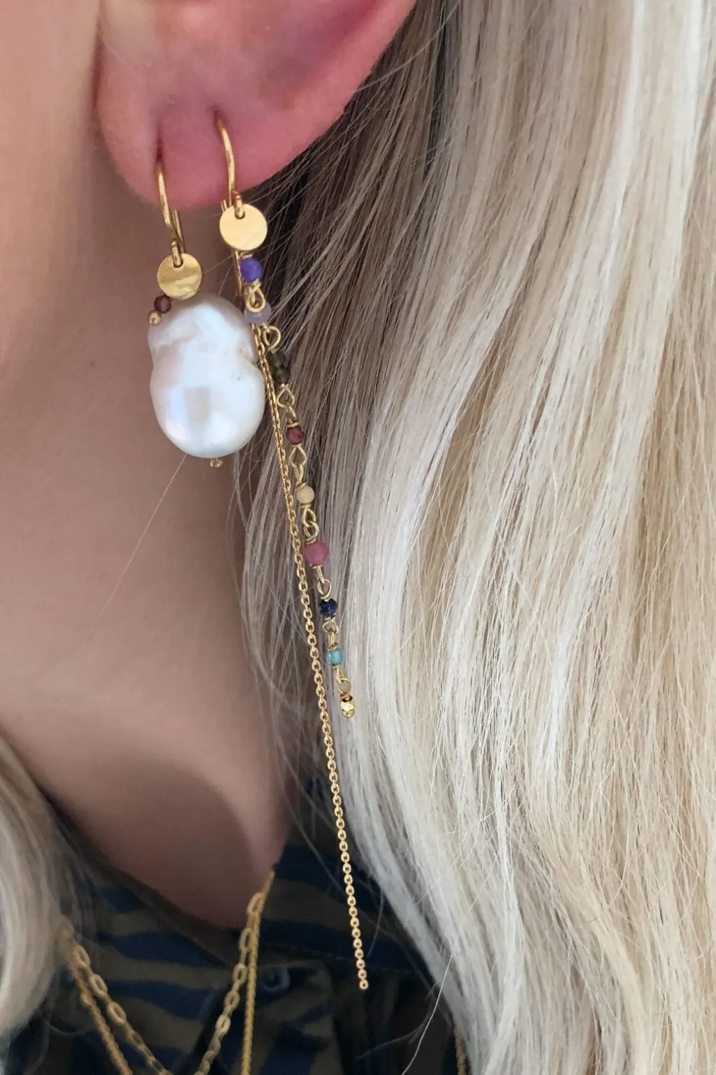 Baroque Pearl Earring With Gemstone