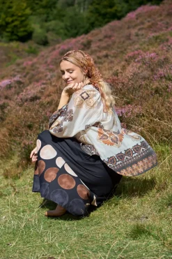 Bcmiriana Triangle Lace Scarf 3643