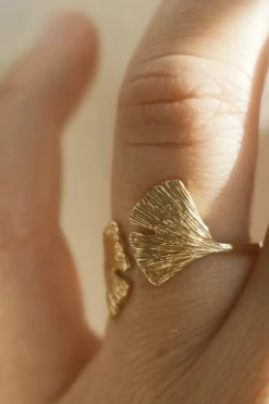 Biloba Ring