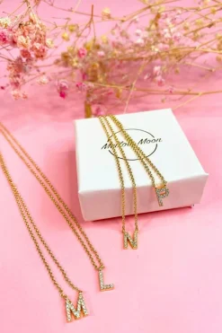 Bogstav halskæde m. sten