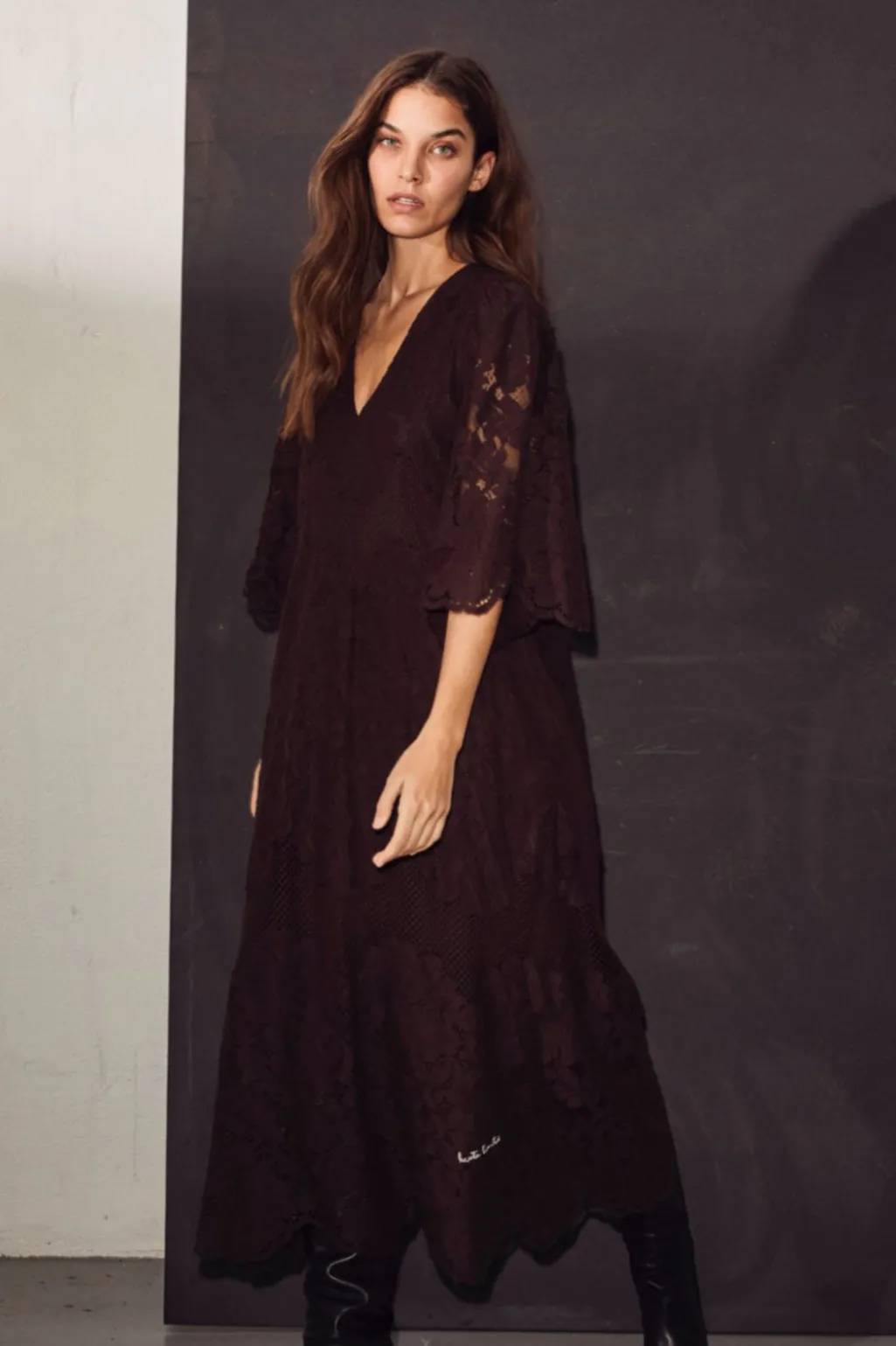 Curvey Lace Hem Dress HL10009