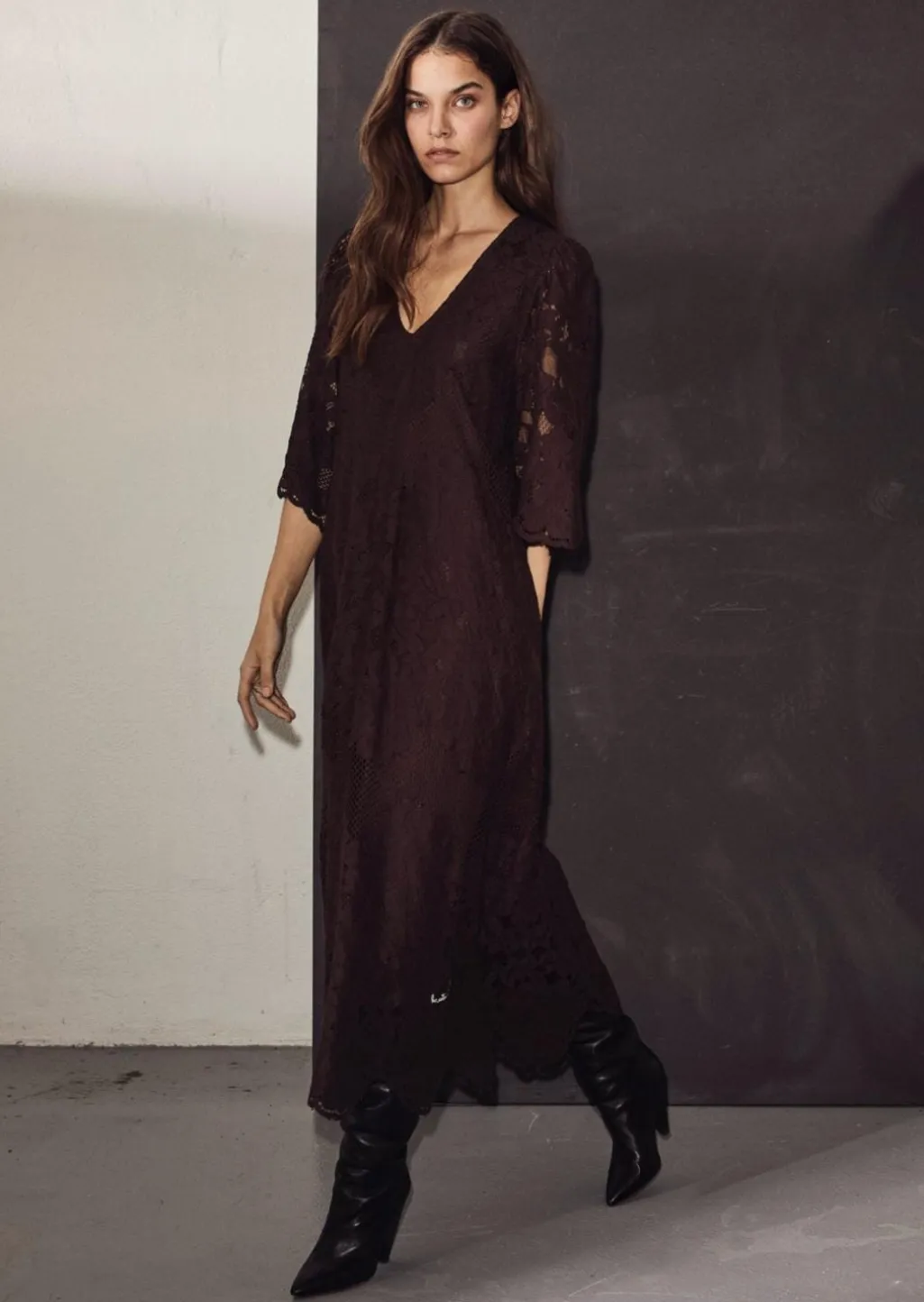 Curvey Lace Hem Dress HL10009