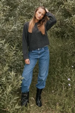 Detri Solid Knit Blouse