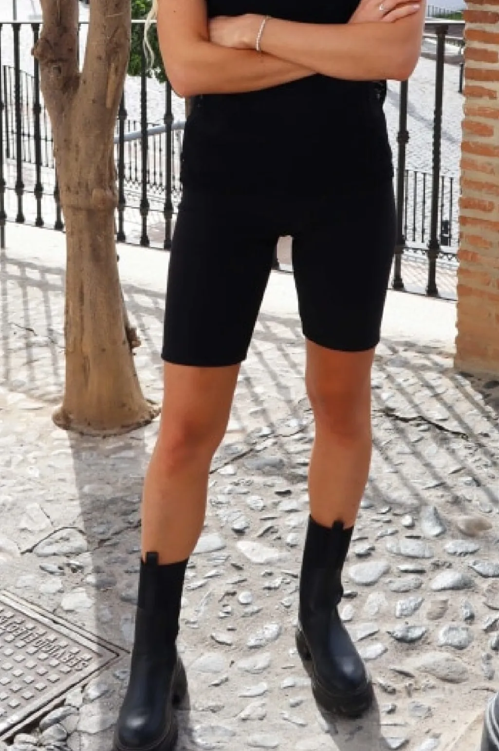 Henne-Long-Bicyle-Shorts