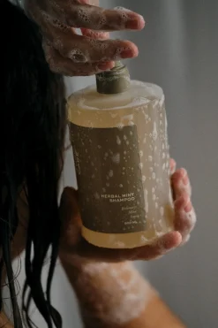Herbal Mint Shampoo 7011100