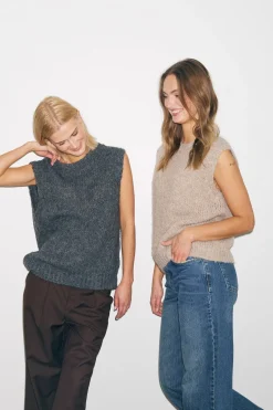 Kala Knit Vest 11162185