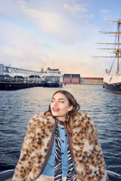 Lestine 253152725343