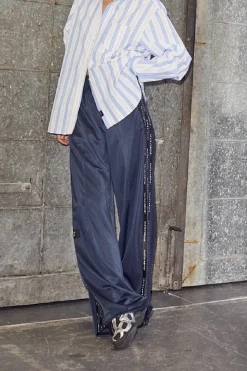 Logo Tape Track Pant HL10258