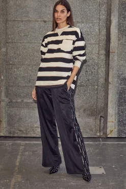 Logo Tape Track Pant HL10258