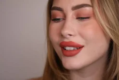 Long Lasting Lips 02