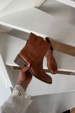 Martina Low PBboot10006