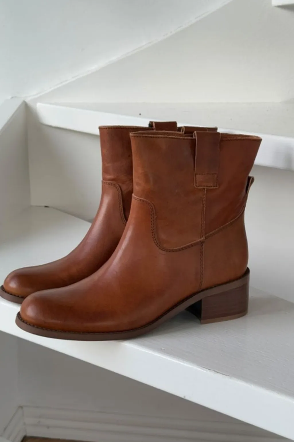 Martina Low PBboot10006