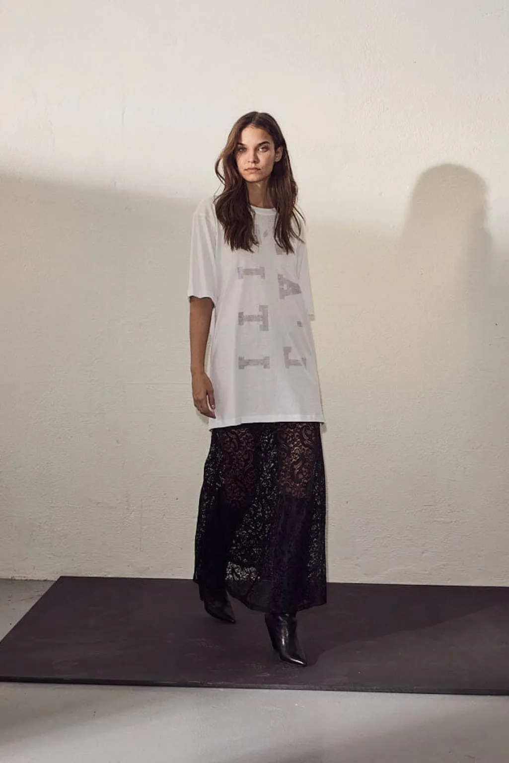 Maxi Reverse Logo Tee HL10231