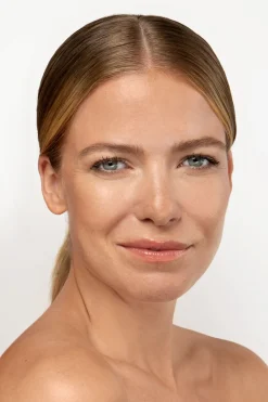 Natural Glow Liquid Foundation Beige 207