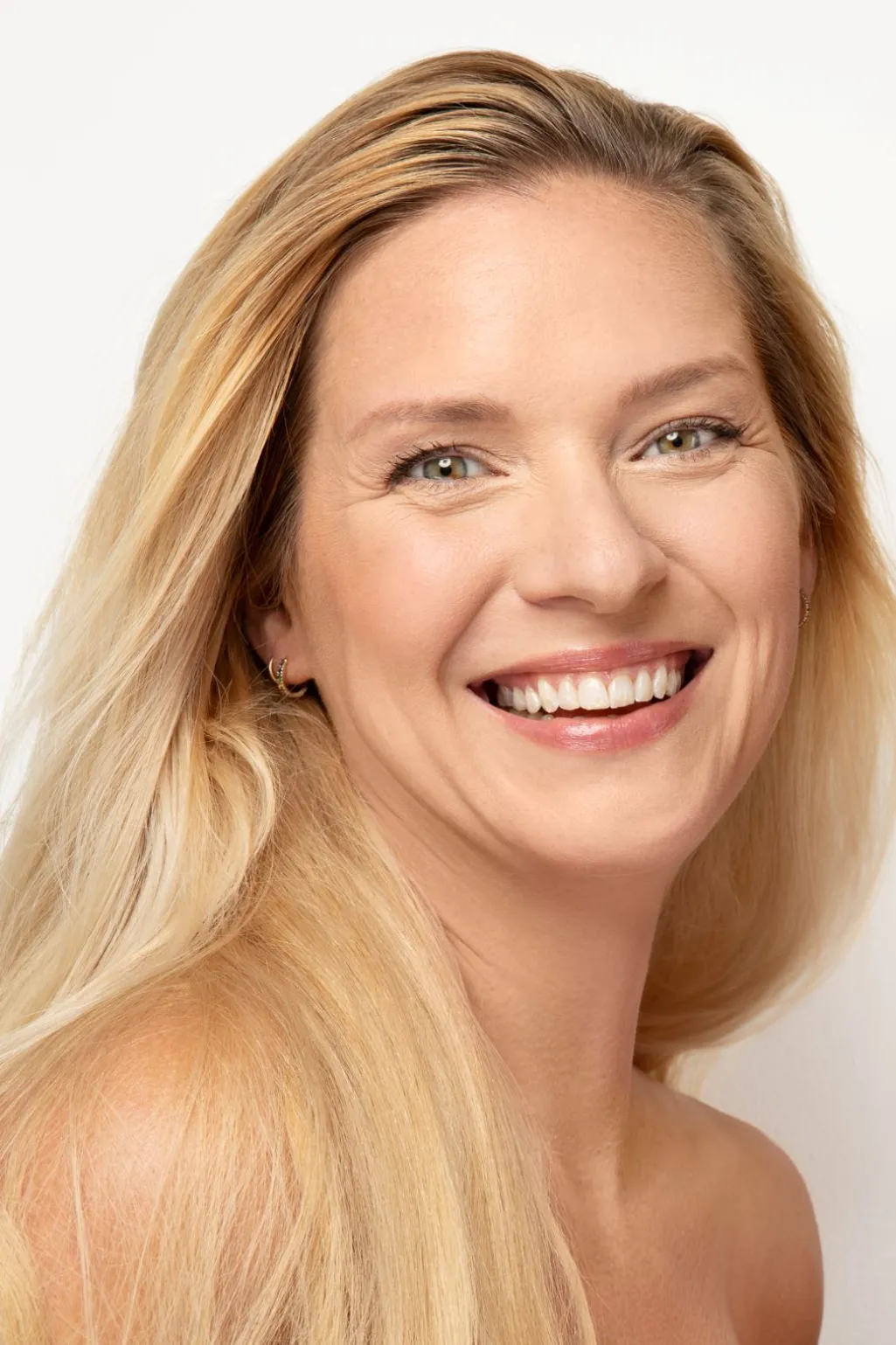 Natural Glow Liquid Foundation Cool Ivory 201