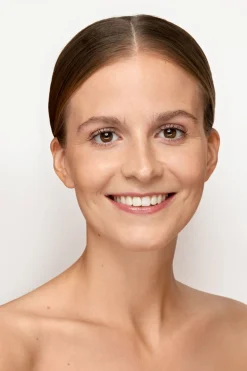 Natural Glow Liquid Foundation Sand 203