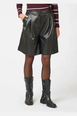 Nika Bermuda Pu Shorts 164147