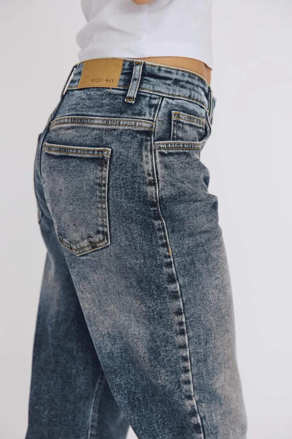 Nmmonica Straight Jean Az221Db