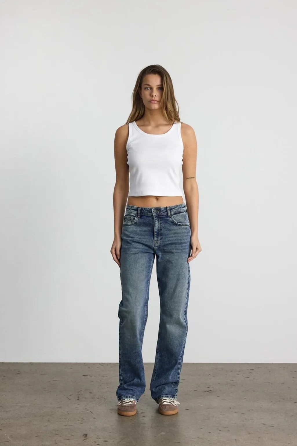 Nmmonica Straight Jean Az221Db