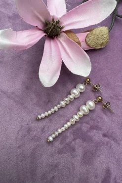 One Pearl Long Earring