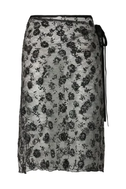 Pcnatasja Lace Sarong