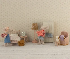 Strikket Sweater Og Nederdel, Storesøster Mus