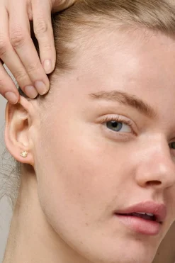 Studs, Small Sunshine E420G