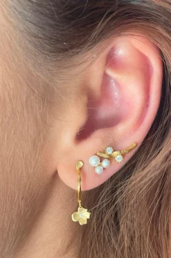 Three Pearl Berries Earring