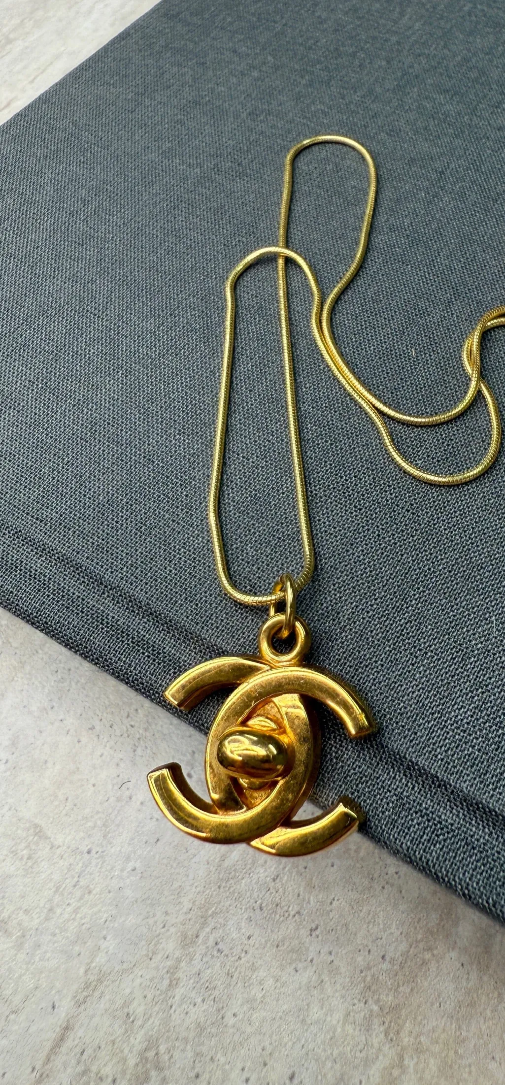 Vintage Chanel CC Vedhæng 1