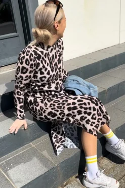 Vogue Big Leo Dress Eksklusiv hos Molly&My