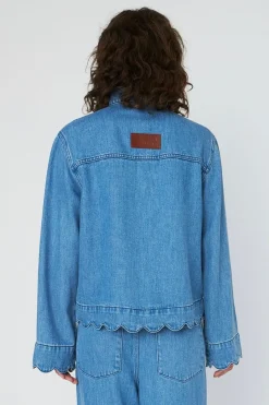 Washed Blue Shirt With Scallop Edgewd54-2324