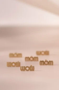 Wow Mom Earring Goldenen